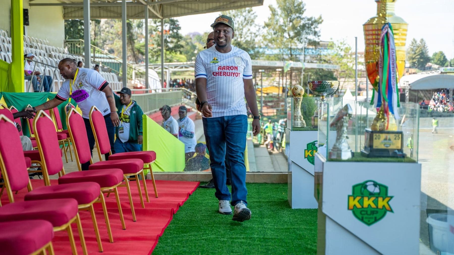 Senator Aaron Cheruiyot at the KKK Cup trophy presentation
